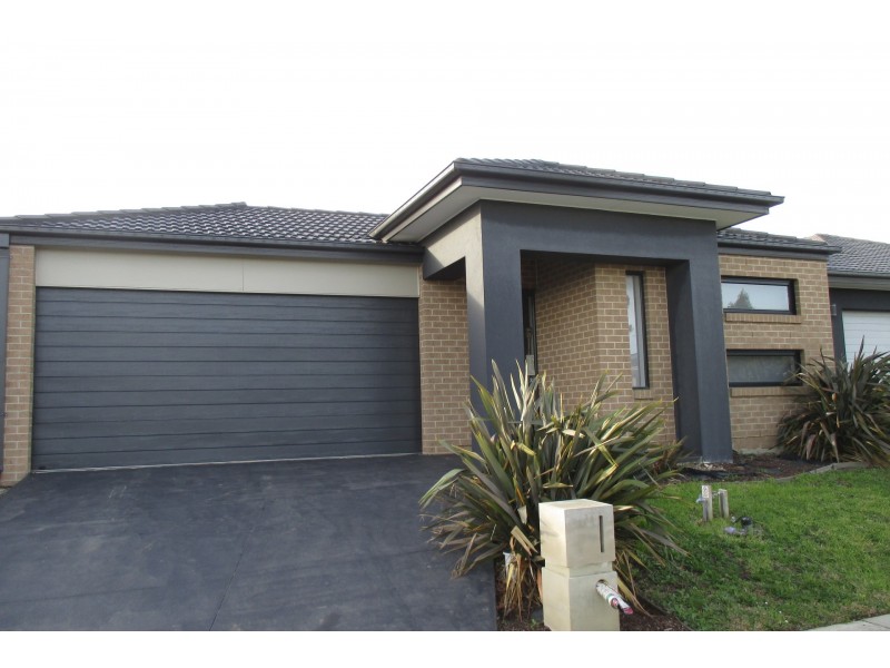 89 Selandra Boulevard, Clyde North VIC 3978