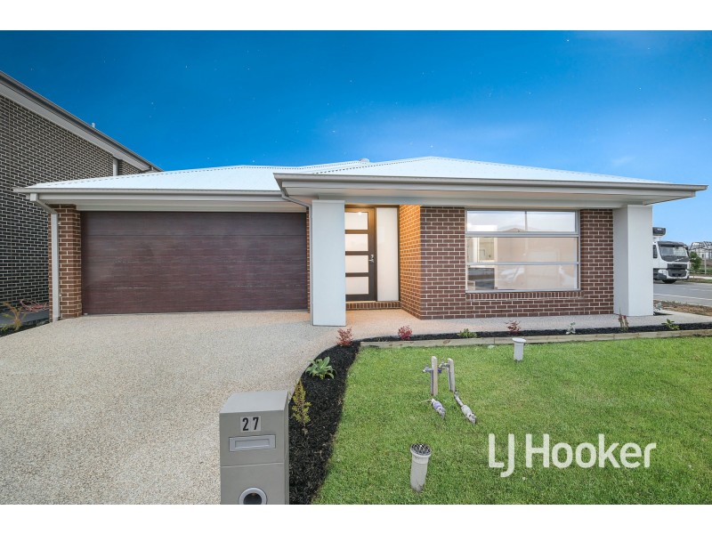 27 Merrin Circuit, Clyde North VIC 3978