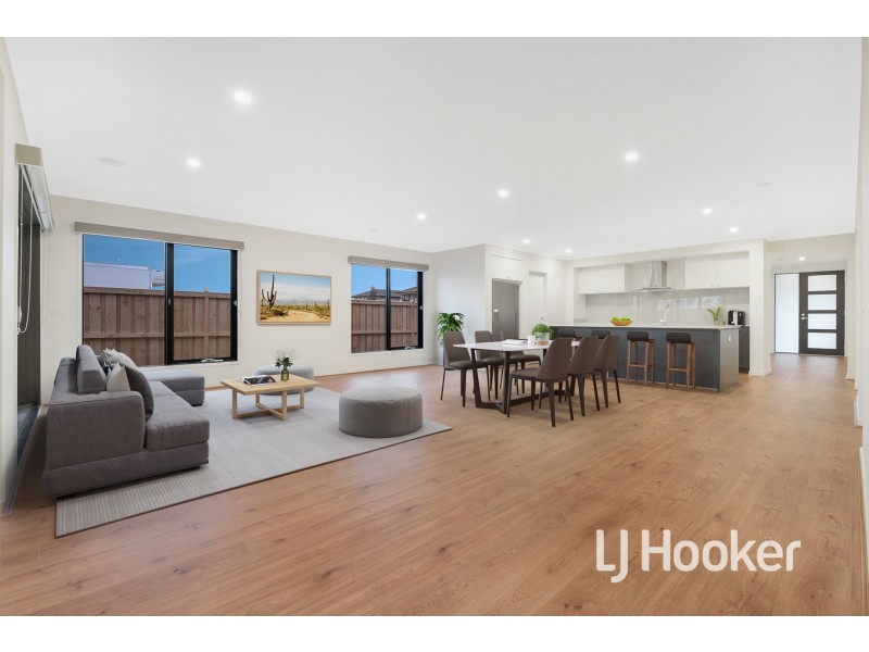 27 Merrin Circuit, Clyde North VIC 3978