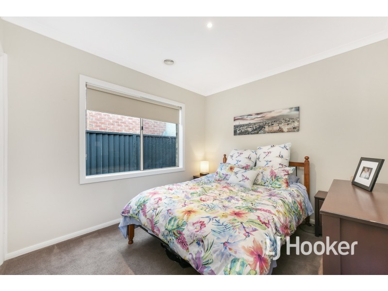 7 Fairchild Place, Pakenham VIC 3810