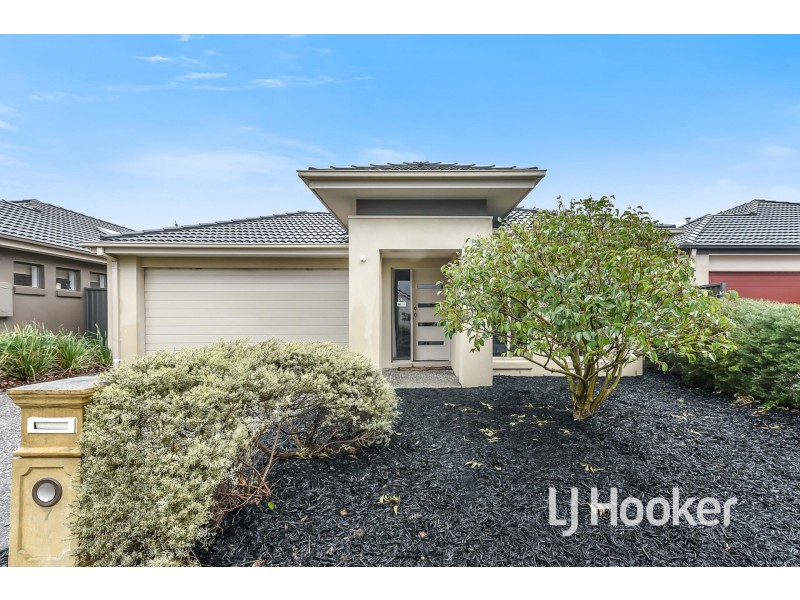 7 Fairchild Place, Pakenham VIC 3810
