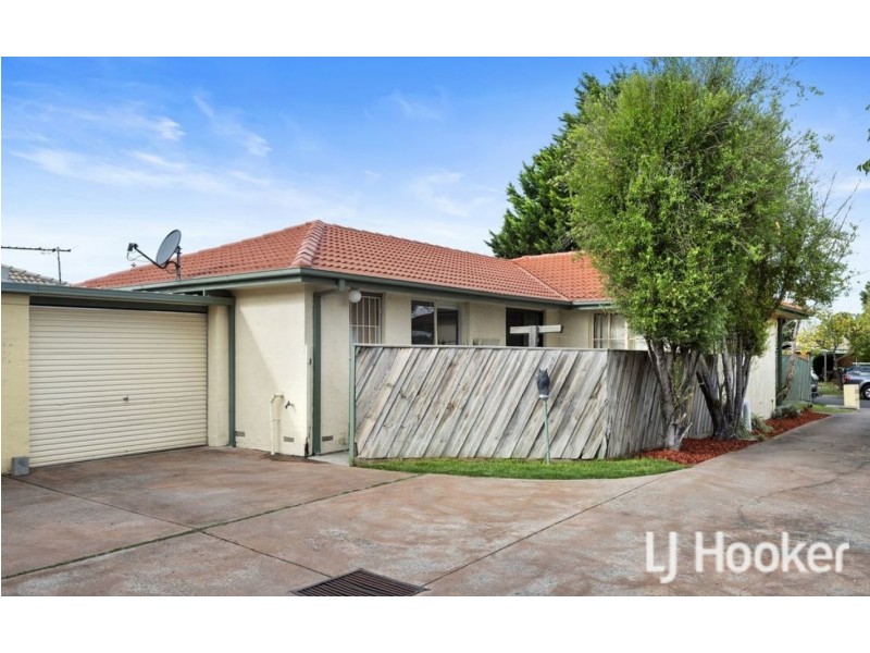 1/1 Daniher Close, Berwick VIC 3806