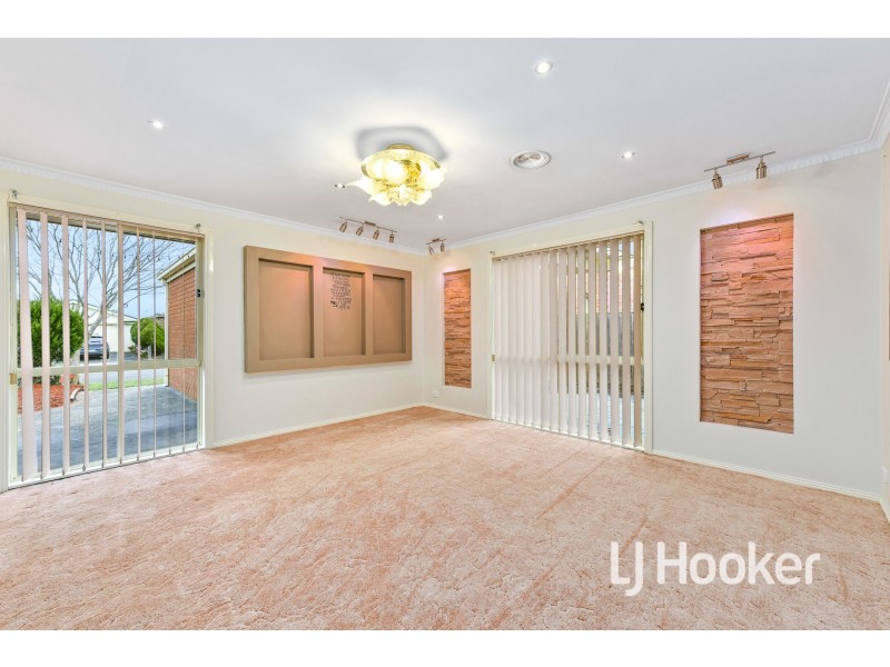 6 Stream Walk, Hallam VIC 3803