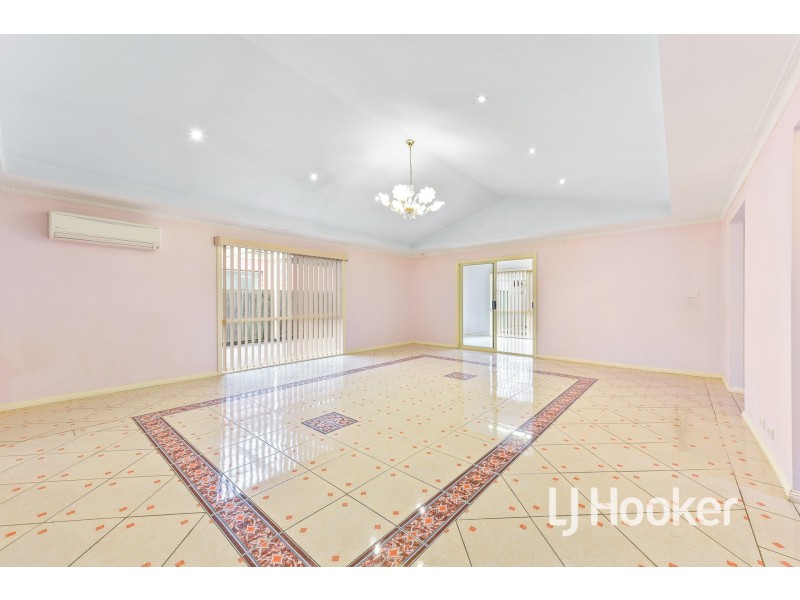 6 Stream Walk, Hallam VIC 3803