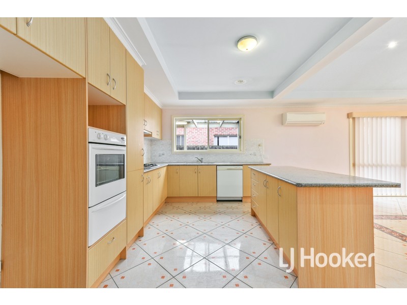6 Stream Walk, Hallam VIC 3803