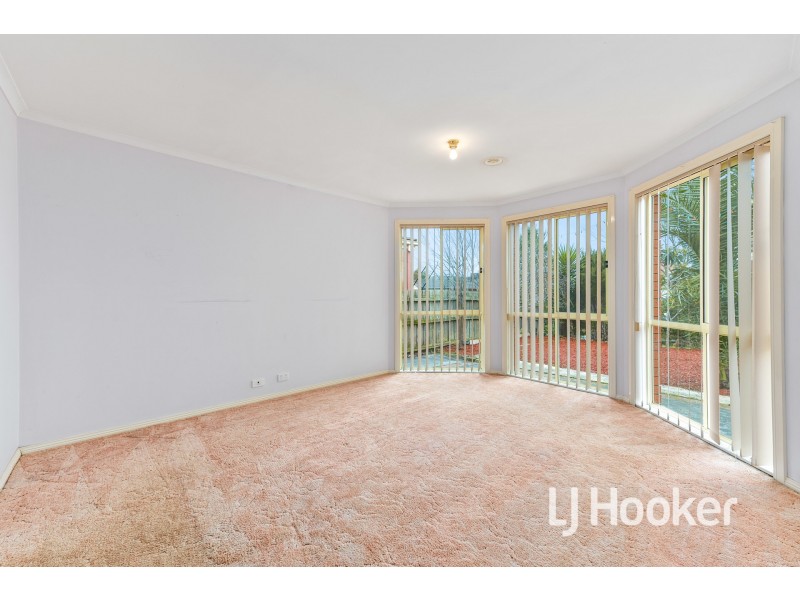 6 Stream Walk, Hallam VIC 3803