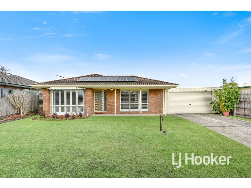 4 Rowen Court, Cranbourne North VIC 3977
