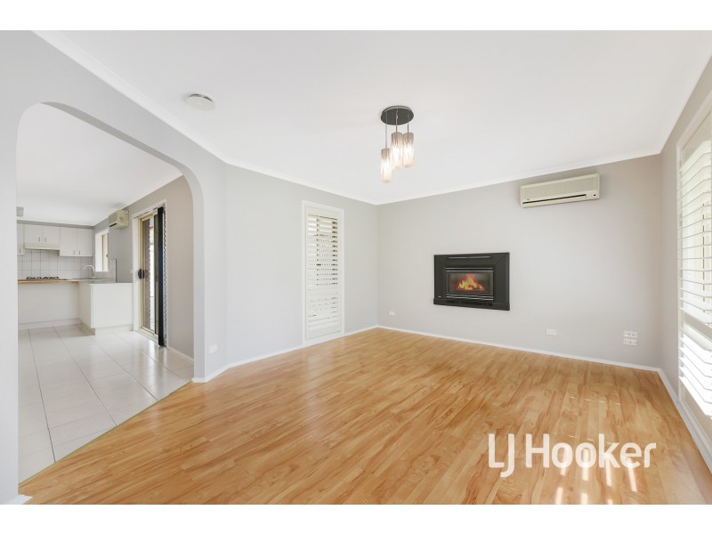 4 Rowen Court, Cranbourne North VIC 3977