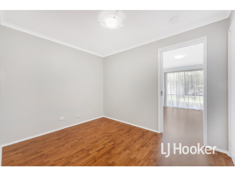 4 Rowen Court, Cranbourne North VIC 3977