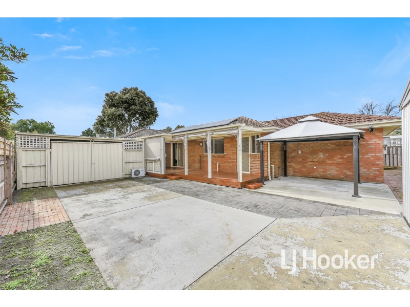 4 Rowen Court, Cranbourne North VIC 3977