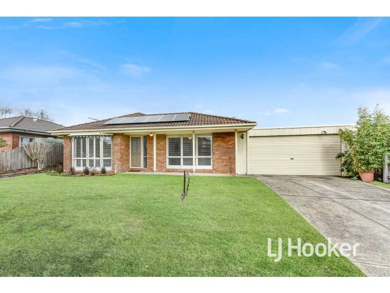 4 Rowen Court, Cranbourne North VIC 3977