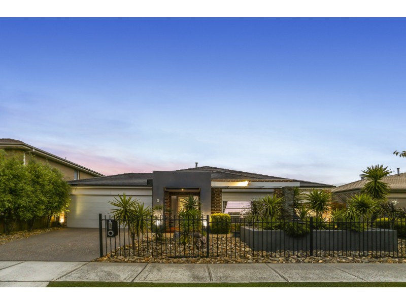 6 Black Caesar Drive, Cranbourne East VIC 3977