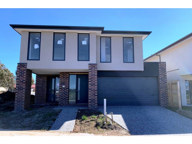 3 Camaro Drive, Cranbourne East VIC 3977
