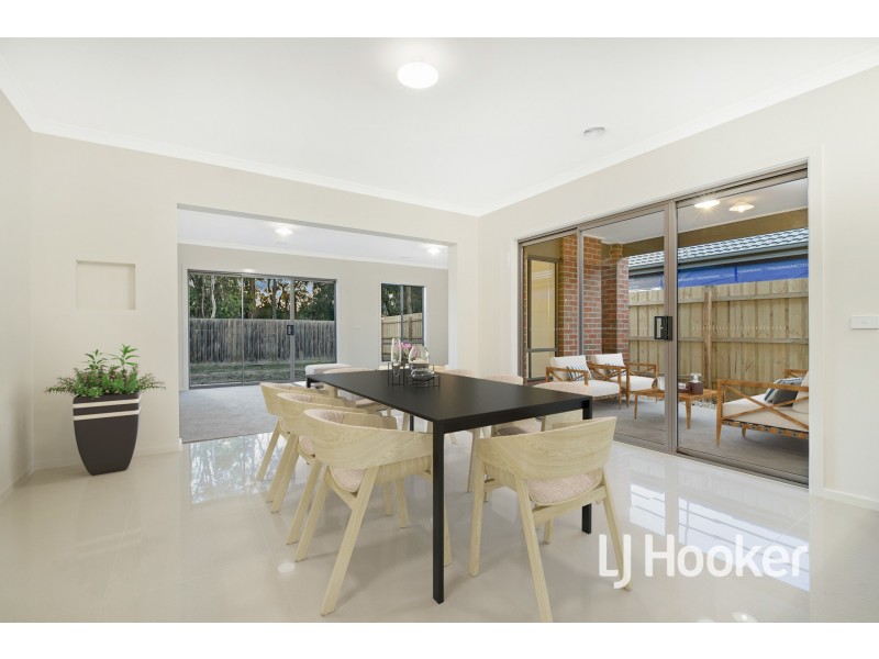 3 Camaro Drive, Cranbourne East VIC 3977