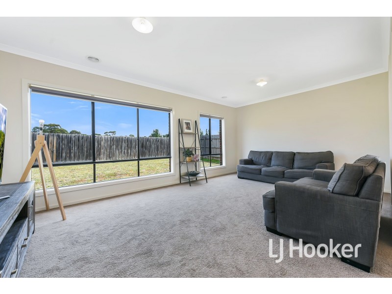 82 Fiorelli Boulevard, Cranbourne East VIC 3977