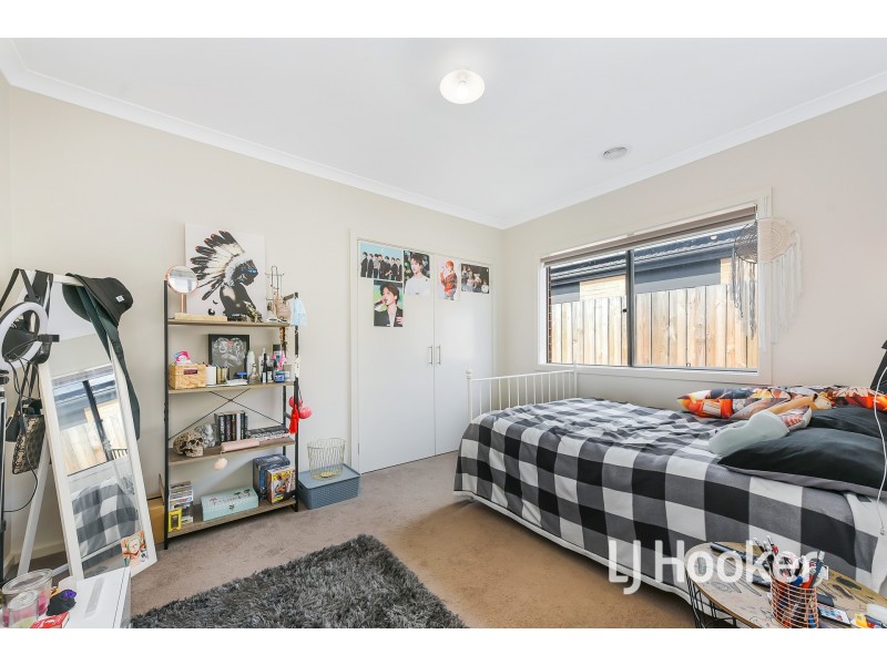 82 Fiorelli Boulevard, Cranbourne East VIC 3977