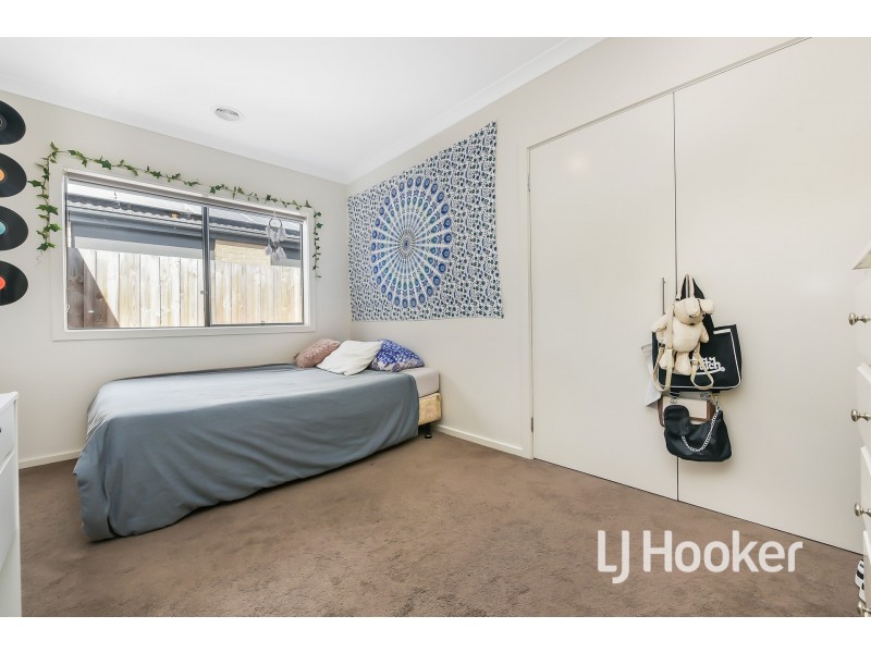 82 Fiorelli Boulevard, Cranbourne East VIC 3977