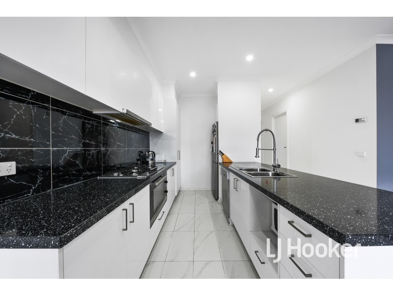 58 Bona Vista Rise, Clyde VIC 3978