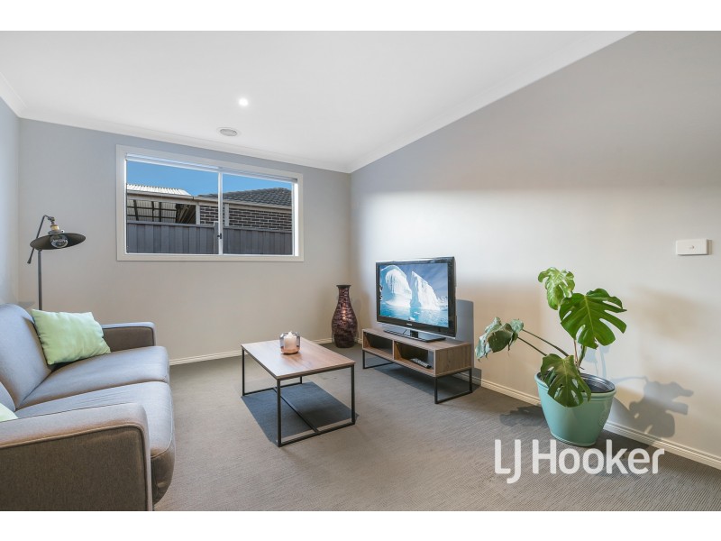 9 Wesson Way, Cranbourne East VIC 3977