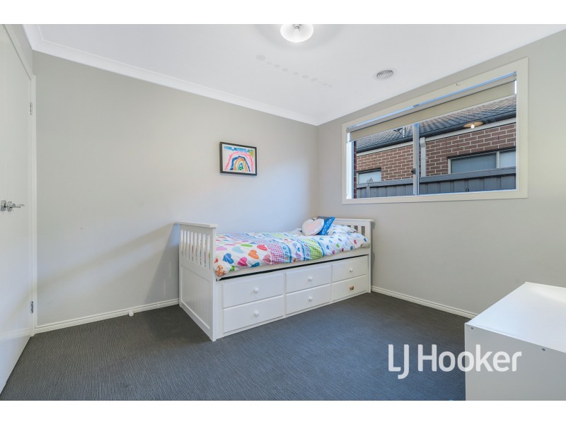 9 Wesson Way, Cranbourne East VIC 3977