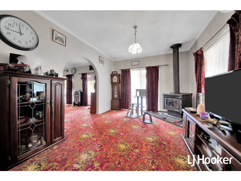 37 Collison Road, Cranbourne East VIC 3977