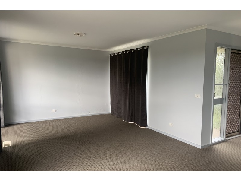 121 Somerville Road, Hampton Park VIC 3976