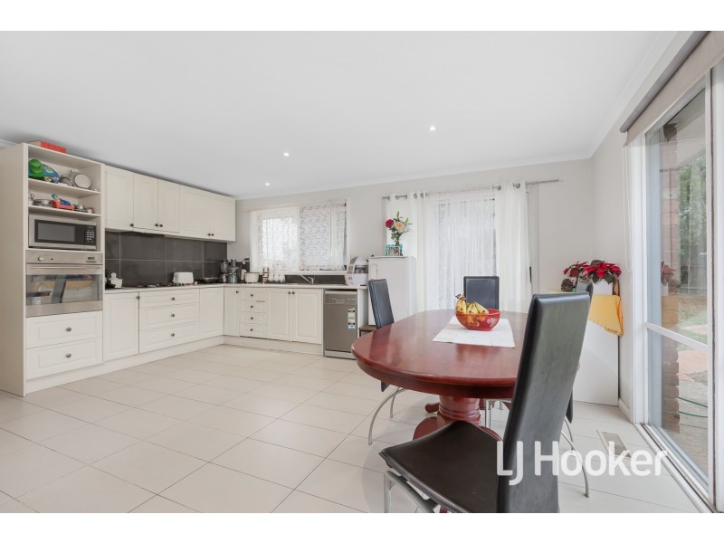 18 Kylie Court, Hampton Park VIC 3976