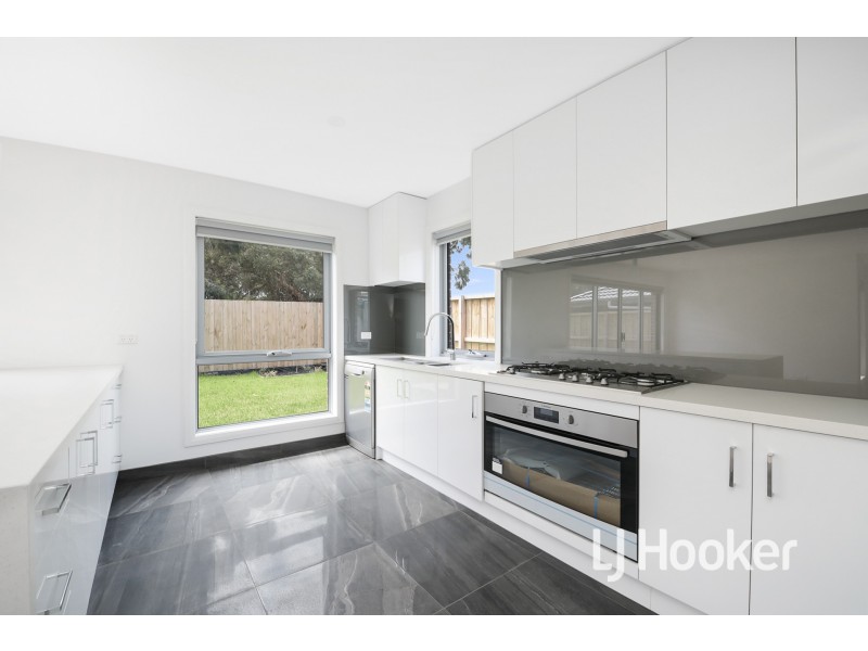 2/57 Brunnings Road, Carrum Downs VIC 3201