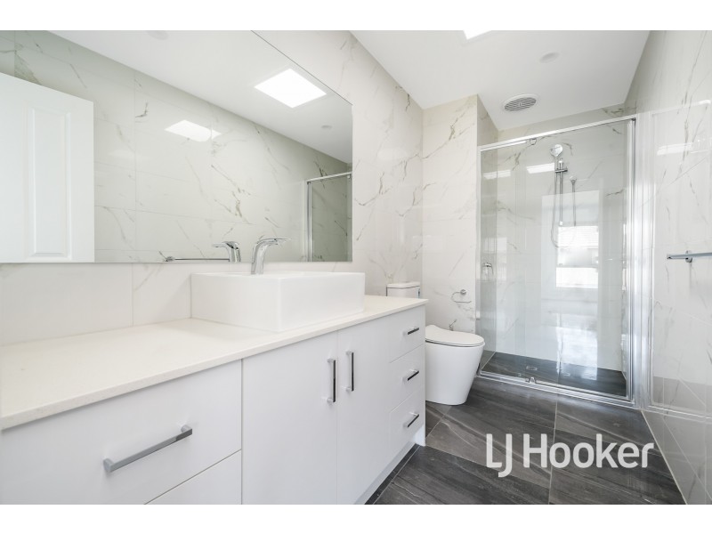 2/57 Brunnings Road, Carrum Downs VIC 3201