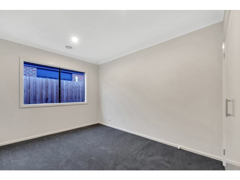 136 Fiorelli Boulevard, Cranbourne East VIC 3977