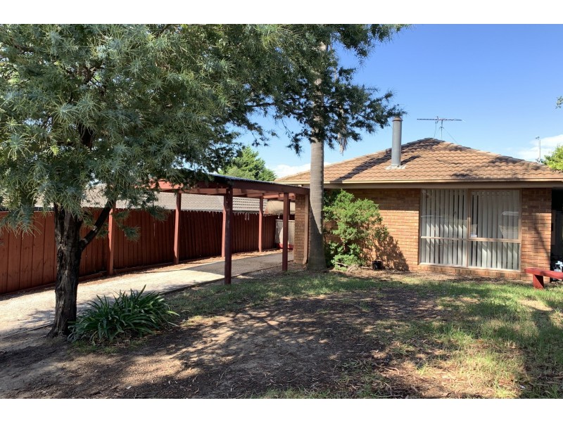 11 Bill Place, Hampton Park VIC 3976