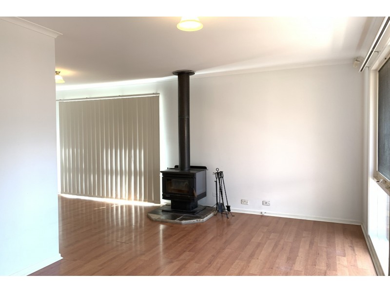 11 Bill Place, Hampton Park VIC 3976