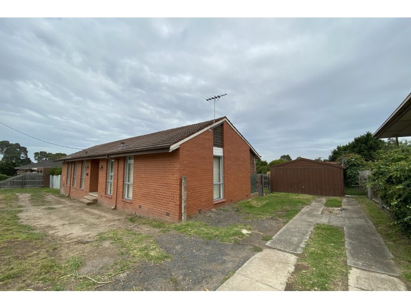 13 Hallam Road, Hampton Park VIC 3976