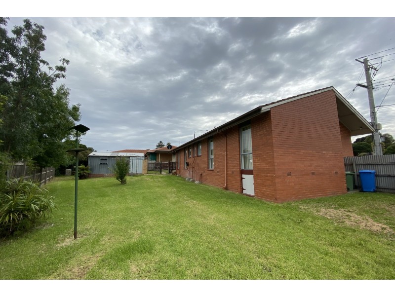 13 Hallam Road, Hampton Park VIC 3976