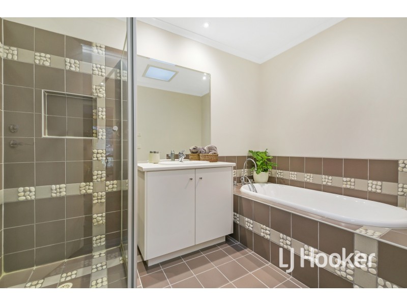 12 Oakford Rise, Hampton Park VIC 3976