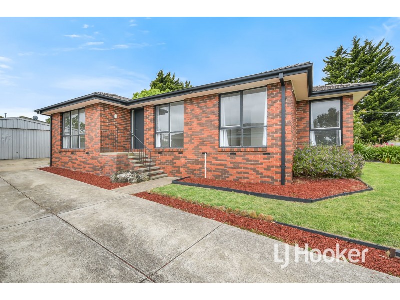 15 Meredith Crescent, Hampton Park VIC 3976