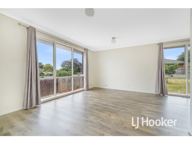 15 Meredith Crescent, Hampton Park VIC 3976