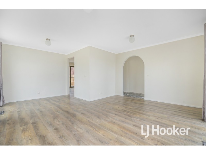 15 Meredith Crescent, Hampton Park VIC 3976