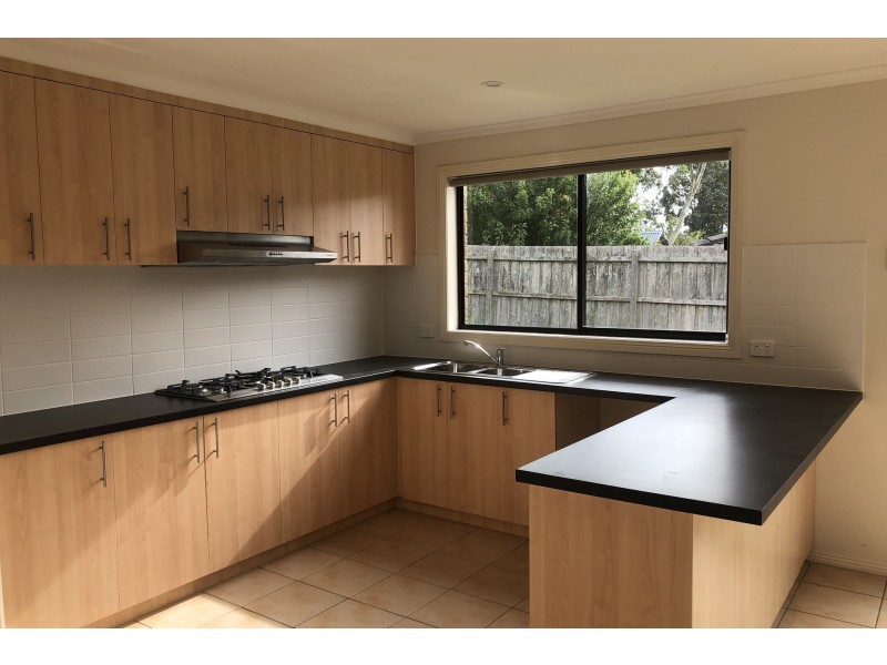 10 Osmington Circle, Narre Warren South VIC 3805