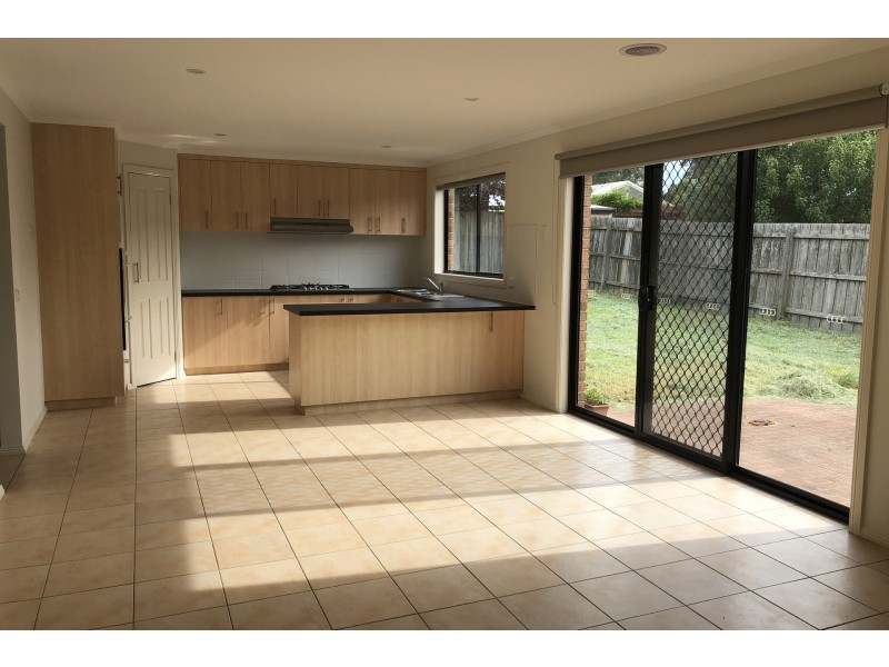 10 Osmington Circle, Narre Warren South VIC 3805