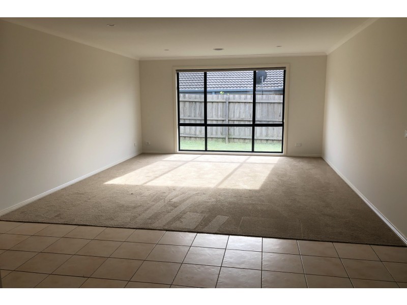 10 Osmington Circle, Narre Warren South VIC 3805