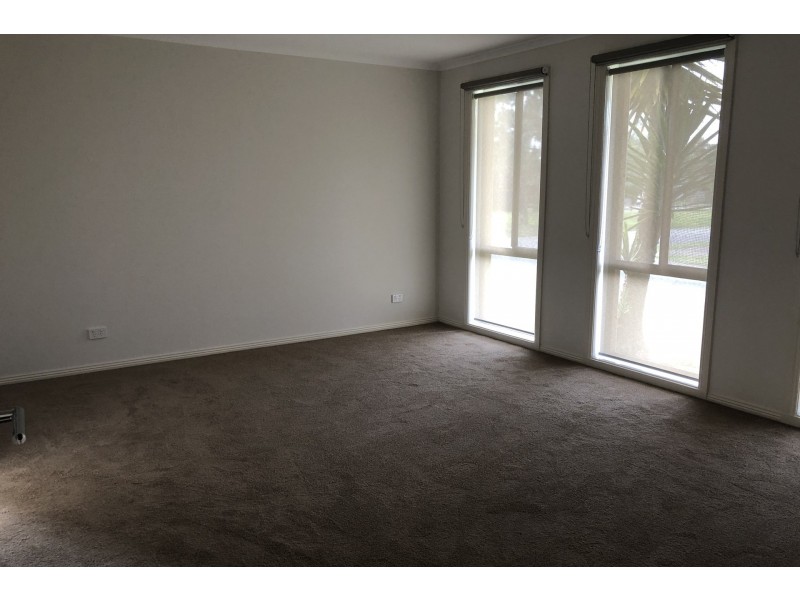 10 Osmington Circle, Narre Warren South VIC 3805