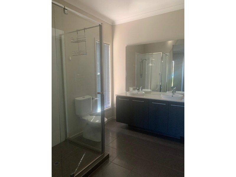 41 Nature Circuit, Cranbourne North VIC 3977