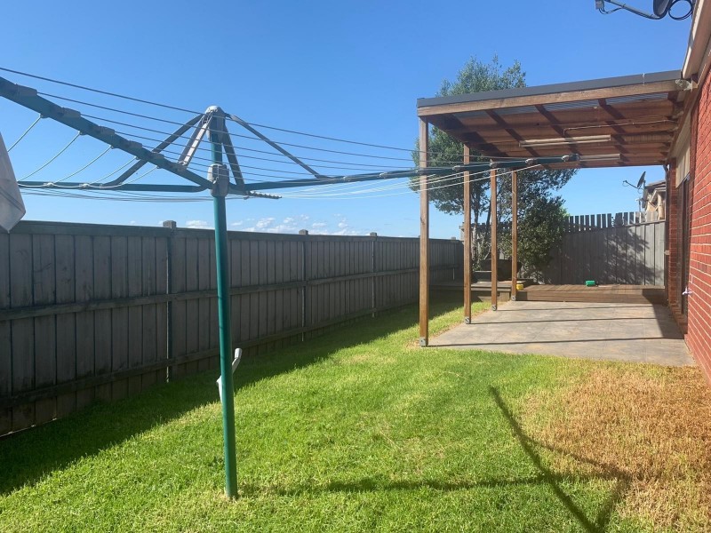 41 Nature Circuit, Cranbourne North VIC 3977