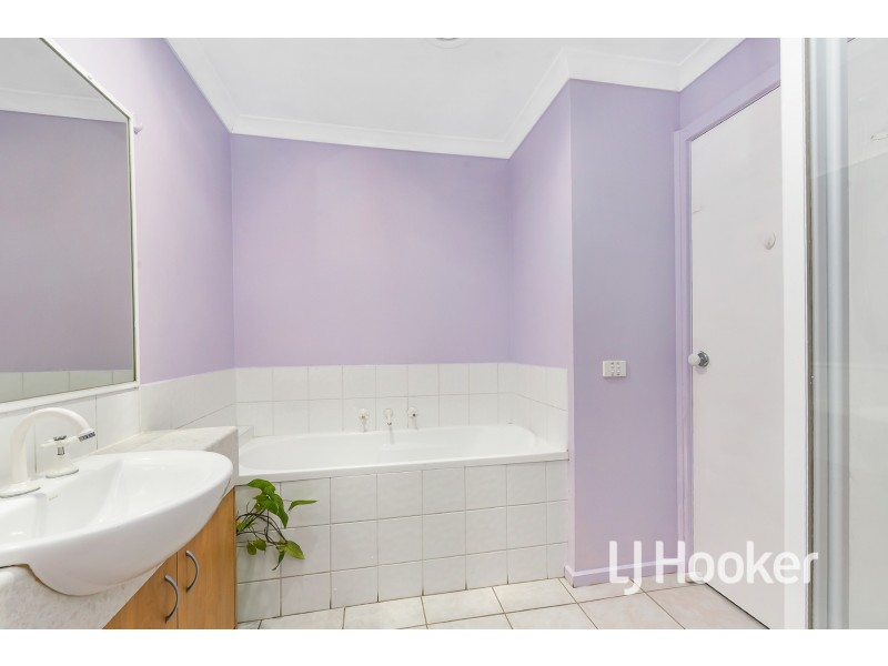 14/4 Paydon Way, Hampton Park VIC 3976