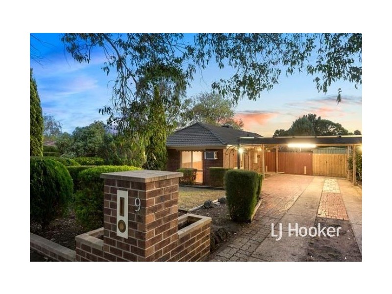 9 Phillip Court, Cranbourne North VIC 3977