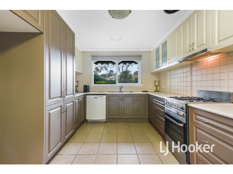 9 Phillip Court, Cranbourne North VIC 3977