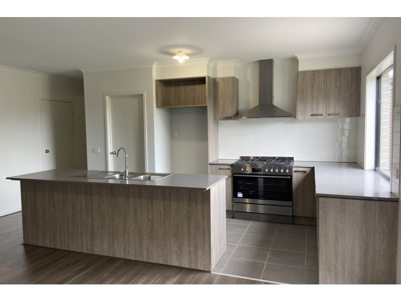 104 Dodson Road, Officer VIC 3809