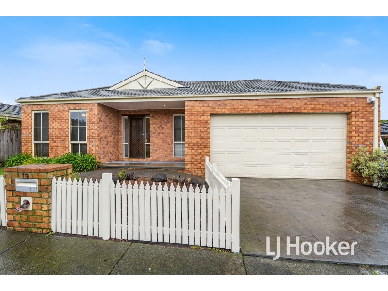 19 Eleanor Crescent, Hallam VIC 3803