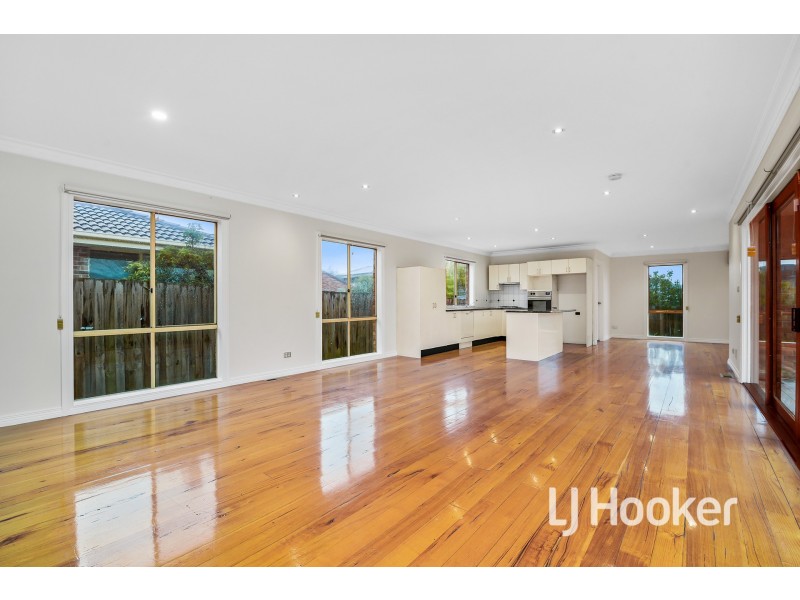 19 Eleanor Crescent, Hallam VIC 3803